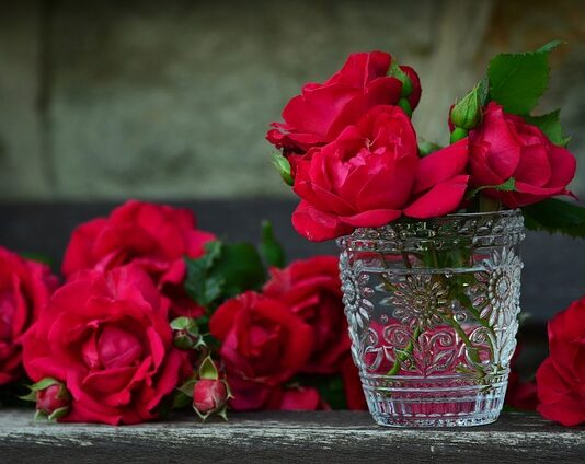 Ile może być otwarty pojemnik na odpady medyczne?